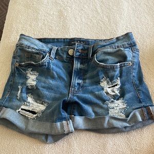 Aeropostale low rise size 4 jean short